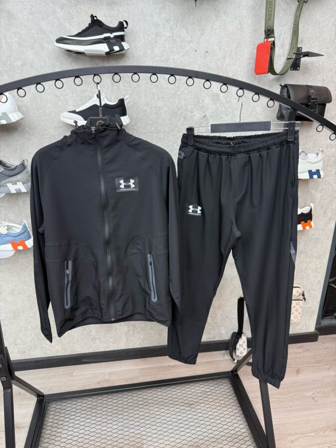 Underarmour Trainingspak Black Small logo