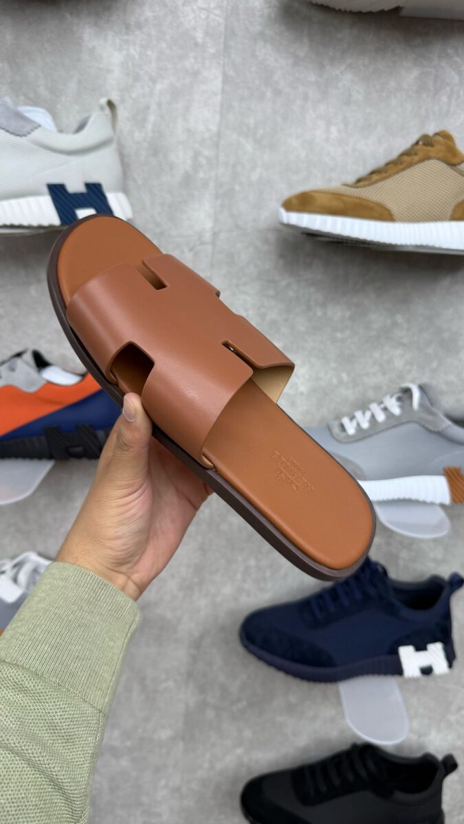 Hermes Slippers Bruin