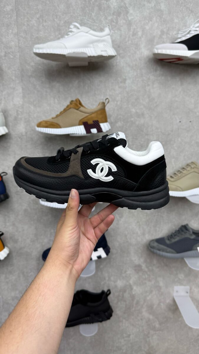 Chanel Sneakers Zwart Witte Logo