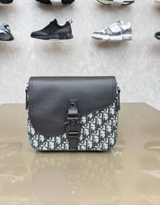 Dior Oblique Messenger Bag Light