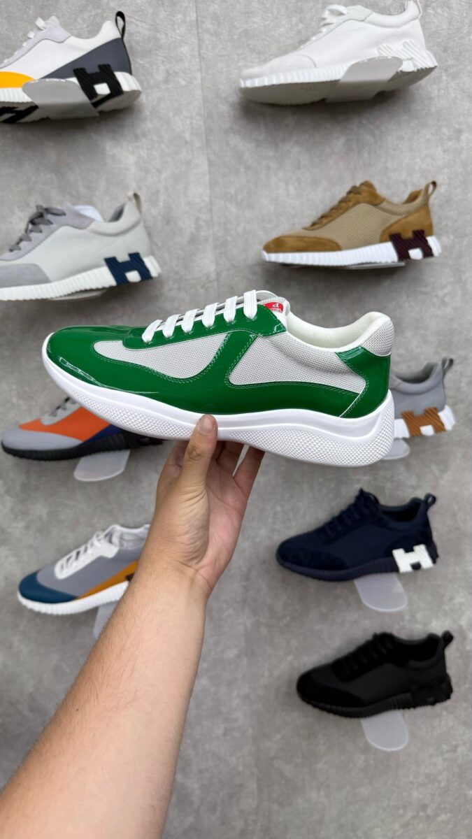 Prada Cups, Glimmend Groen
