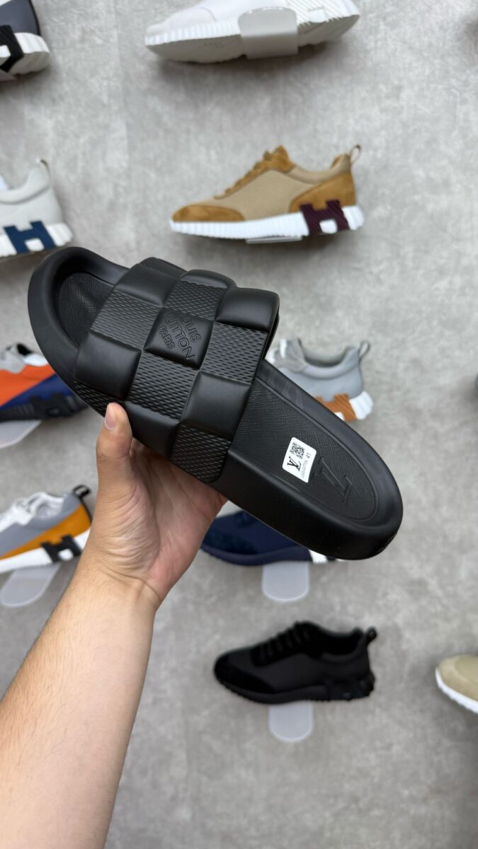 Louis Vuitton Zwart Slippers