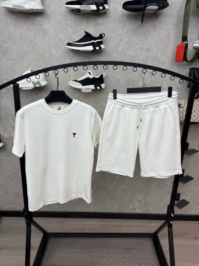 Ami Zomerset Wit