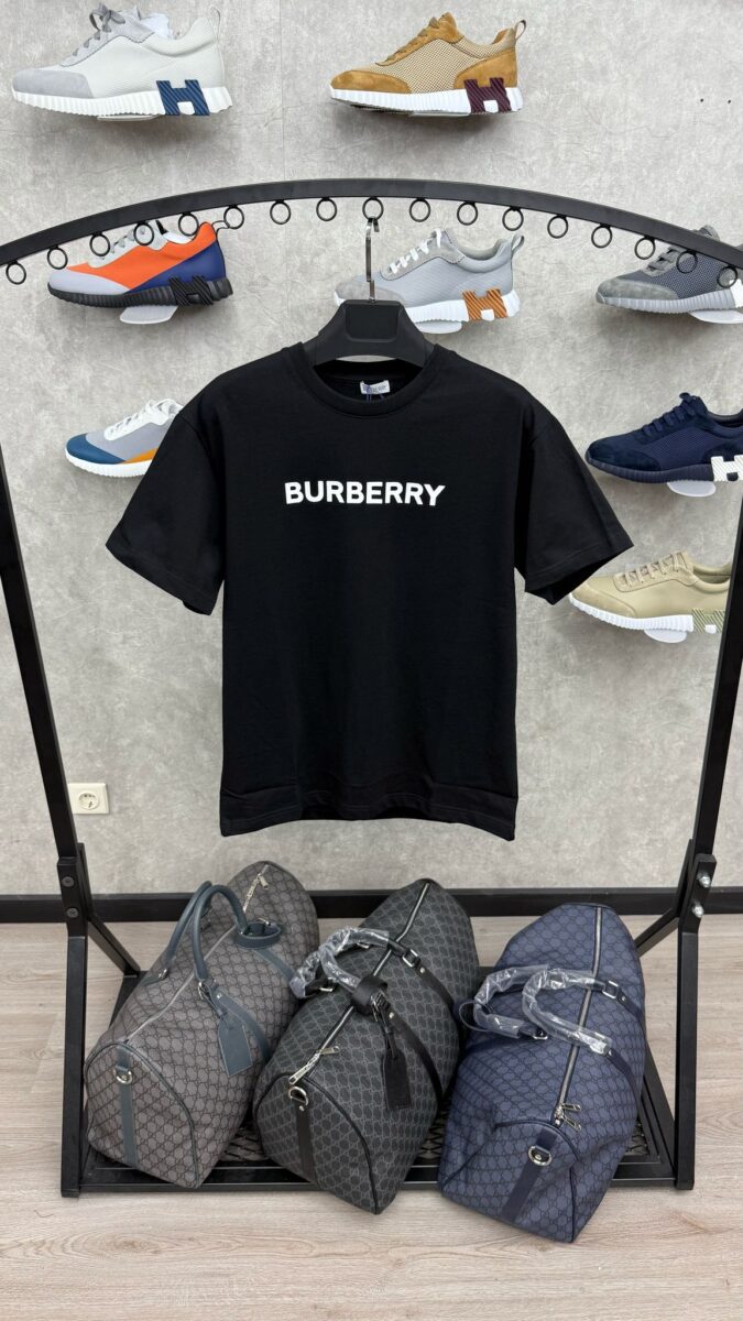 Burberry Text Black T-Shirt