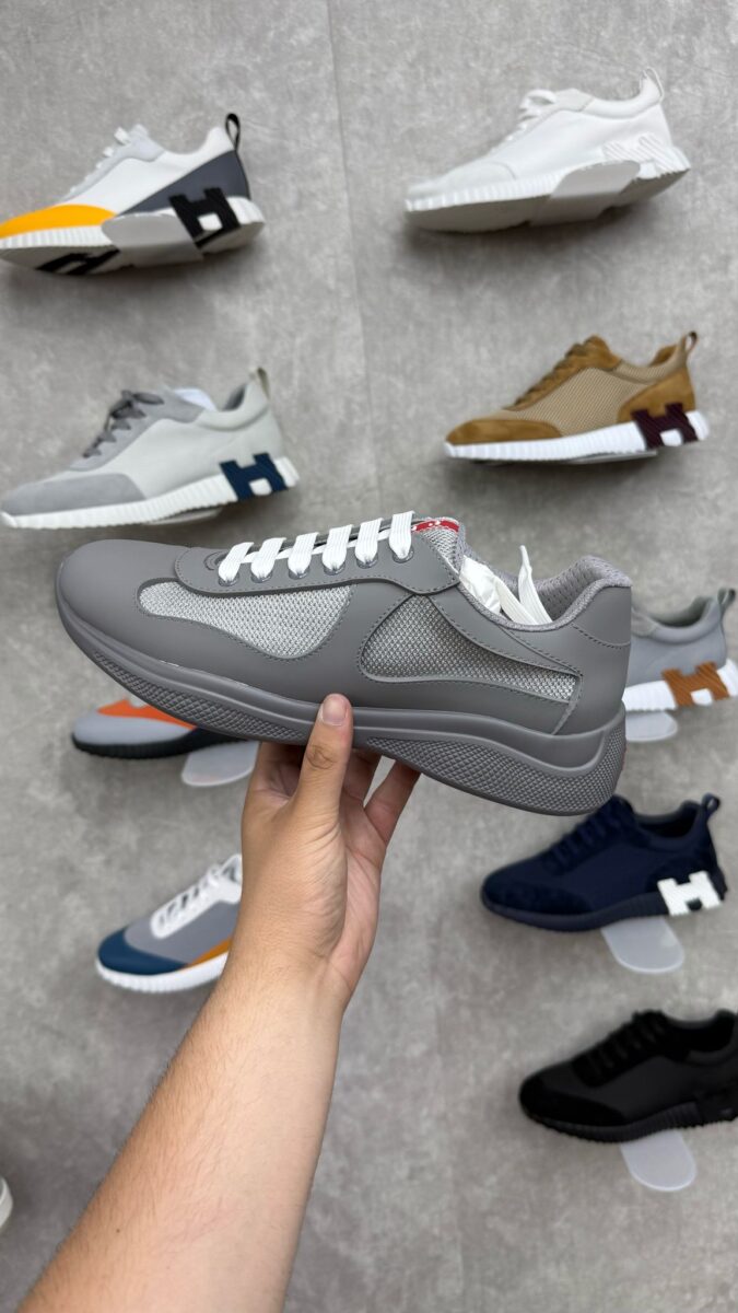 Prada Cups, Mat Grijs