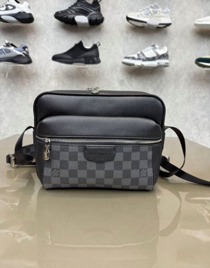 Louis Vuitton Messenger Bag Blokjes