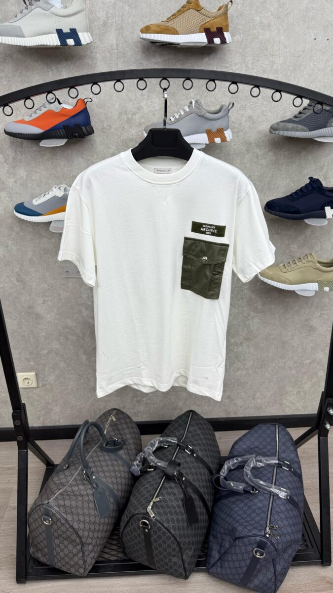 Moncler Wit T-Shirt Groen Zakje