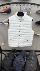 Loro Piana Bodywarmer Wit