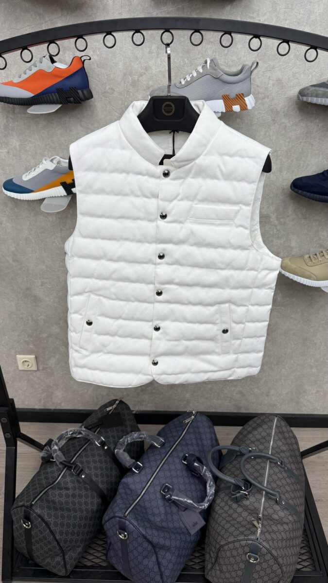 Loro Piana Bodywarmer Wit