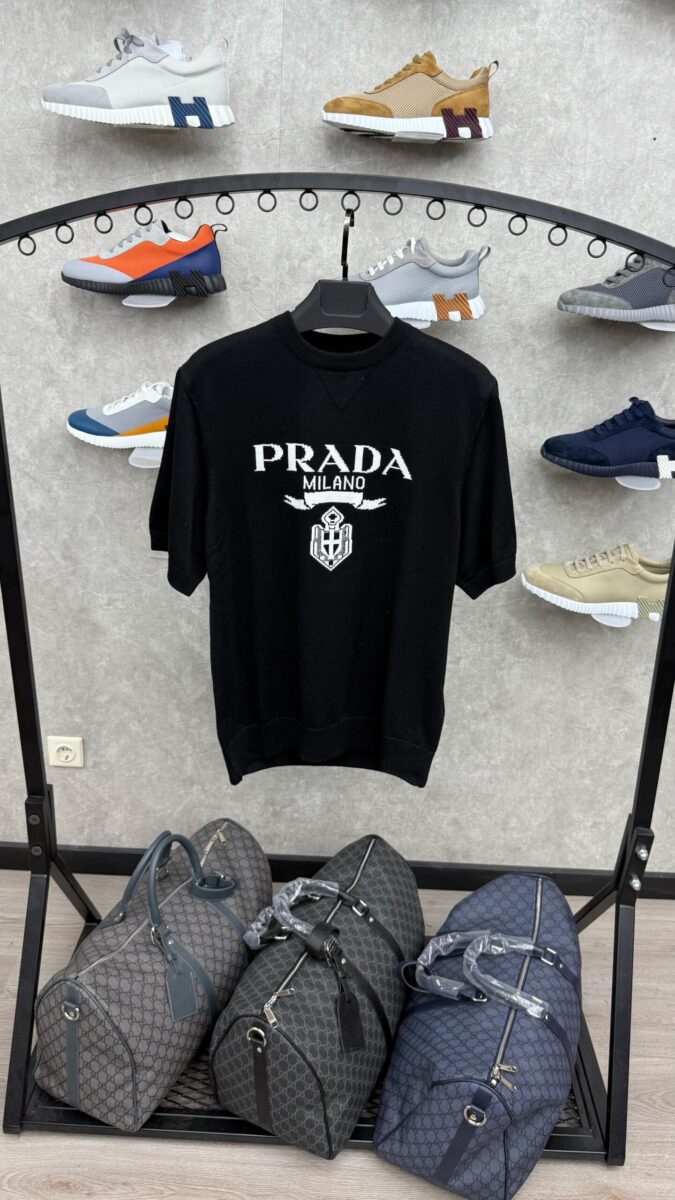 Prada T-Shirt Zwart Zachte Stof
