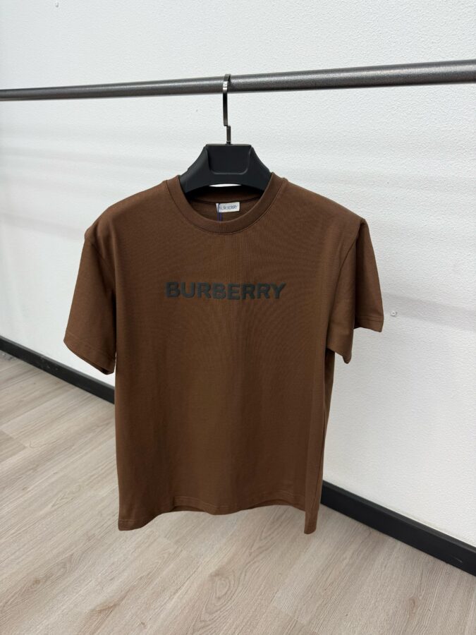 Burberry Text T-Shirt Brown - M