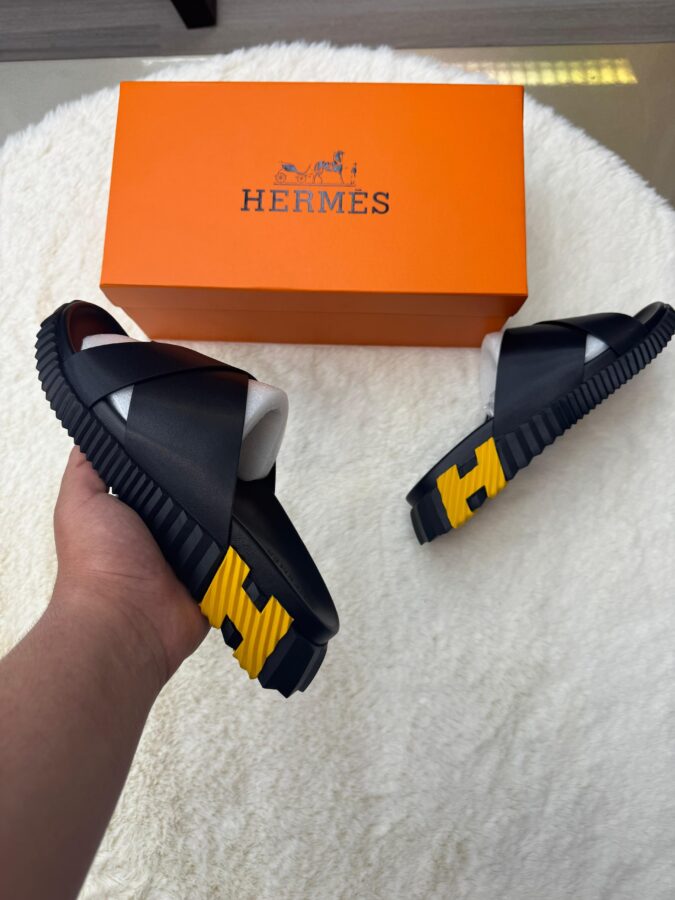 Hermes Infra Slippers Black Gele Logo