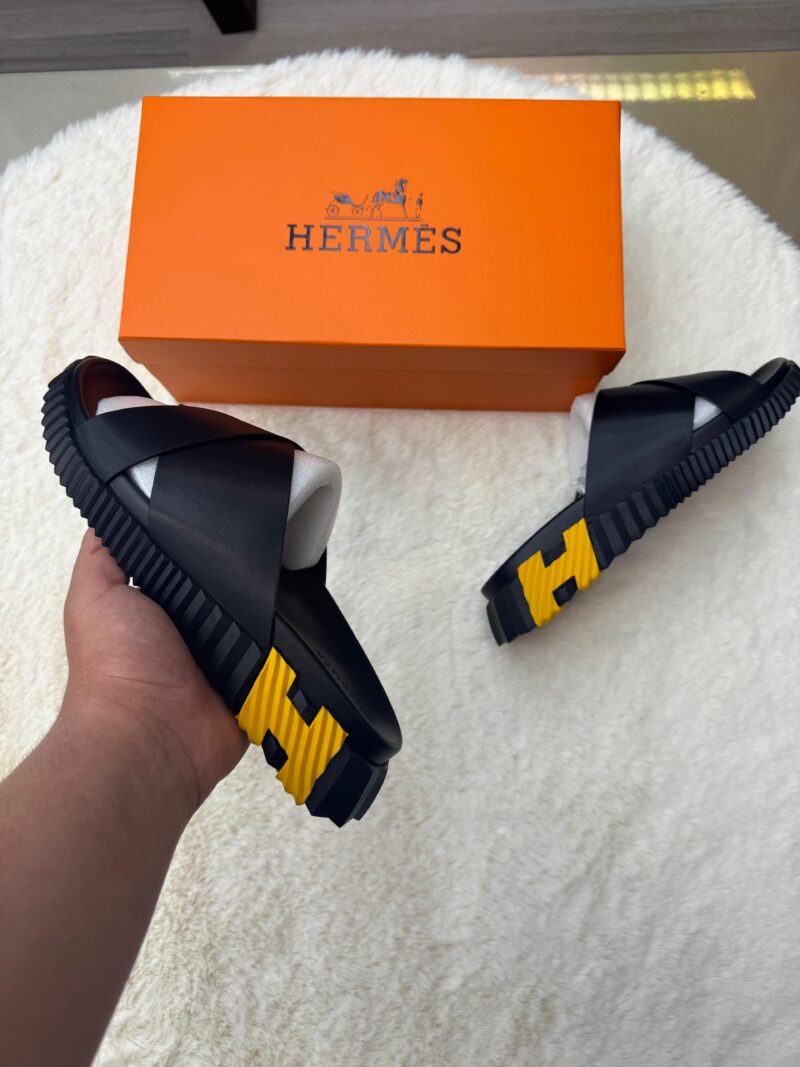 Hermes Infra Slippers Black Gele Logo