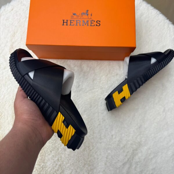 Hermes Infra Slippers Black Gele Logo - 42