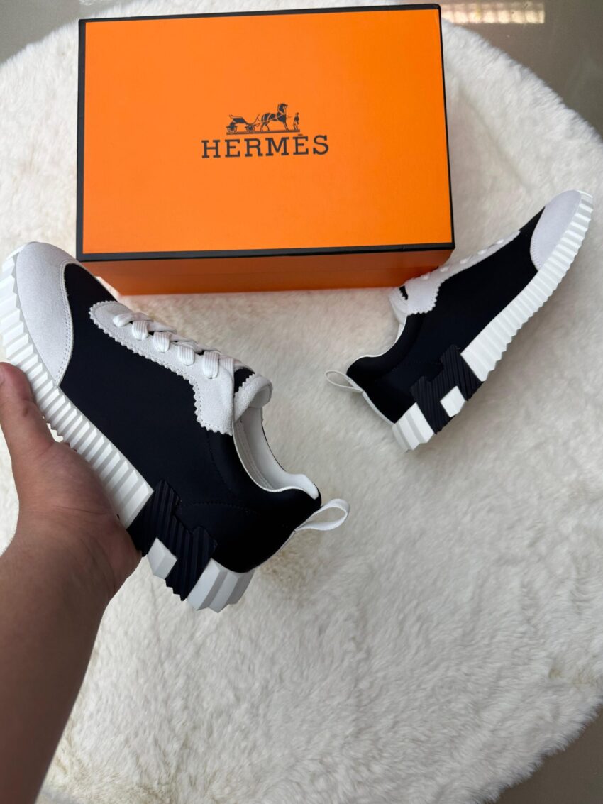 Hermes Bouncing Black White