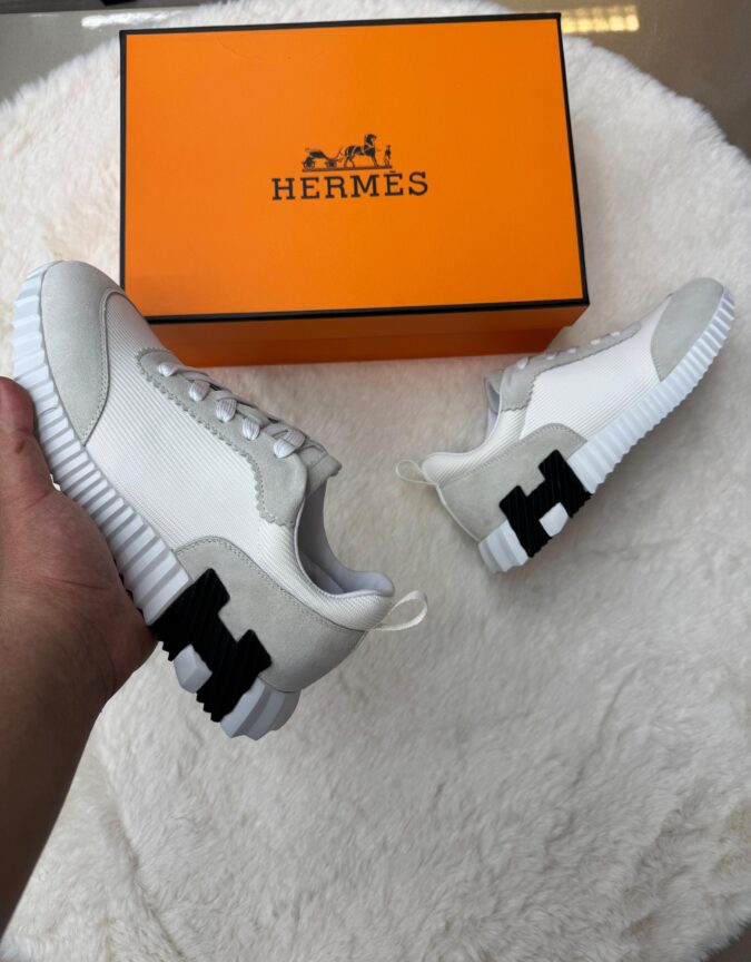 Hermes Bouncing White Black Logo - 42