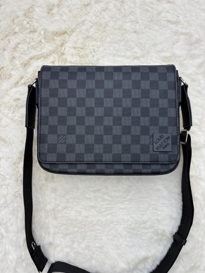 Louis Vuitton Messenger Bag