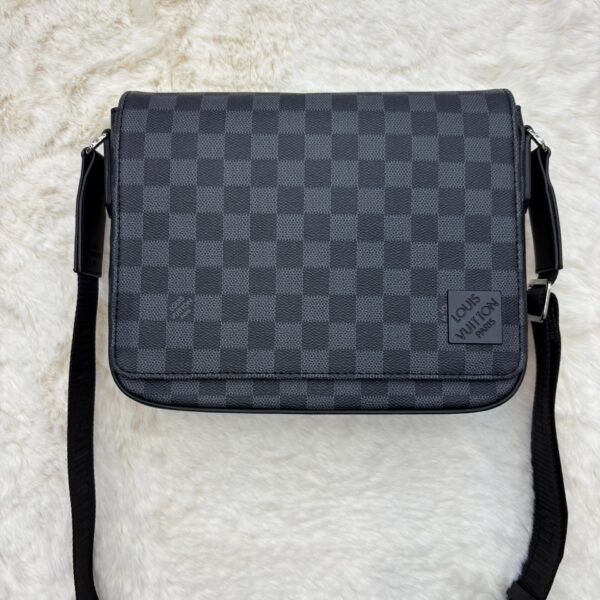 Louis Vuitton Messenger Bag