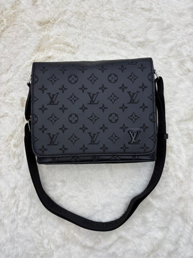 Louis Vuitton Messenger Bag Monogram Black LV Logo