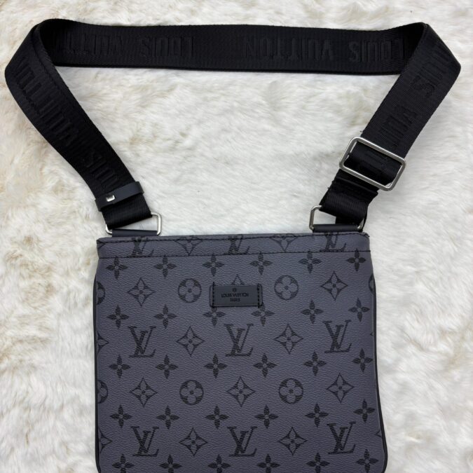 Louis Vuitton Messenger Bag Plat Grey Monogram