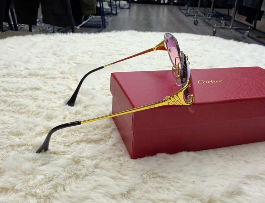 Cartier Zonnebril Paarse Glazen, Goude Montuur - Afbeelding 4