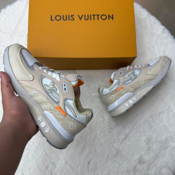 Louis Vuitton Run Away Beige