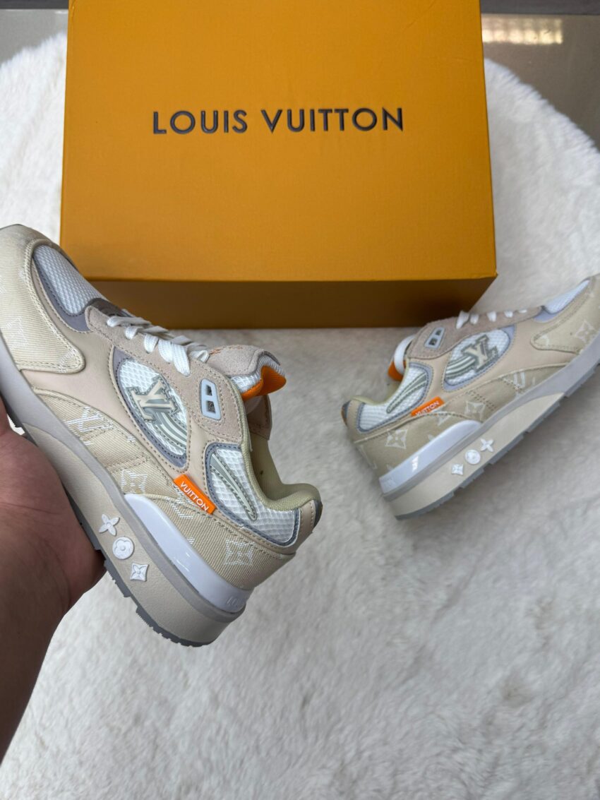 Louis Vuitton Run Away Beige