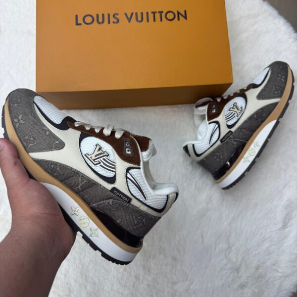 Louis Vuitton Run Away Moka - 44