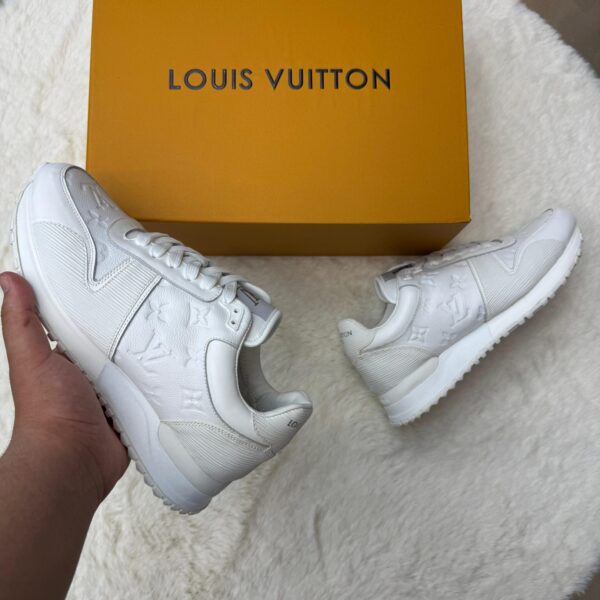 Louis Vuitton White Sneakers - 42