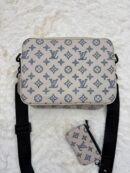 Louis Vuitton Trio Bag Beige