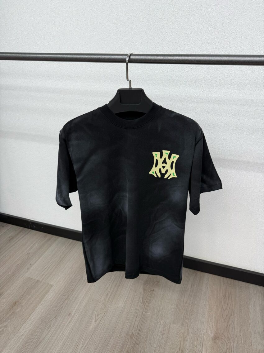 Amiri Logo Klein Steengrijs