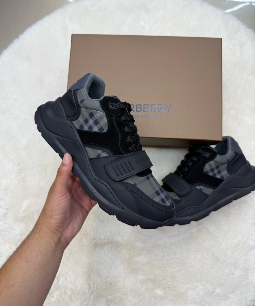 Burberry Zwart Sneakers