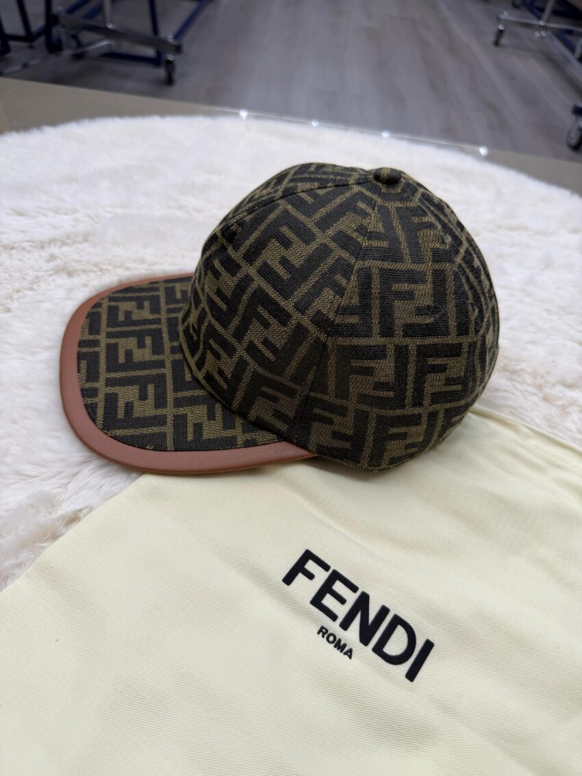 Fendi Bruine Pet - Afbeelding 2