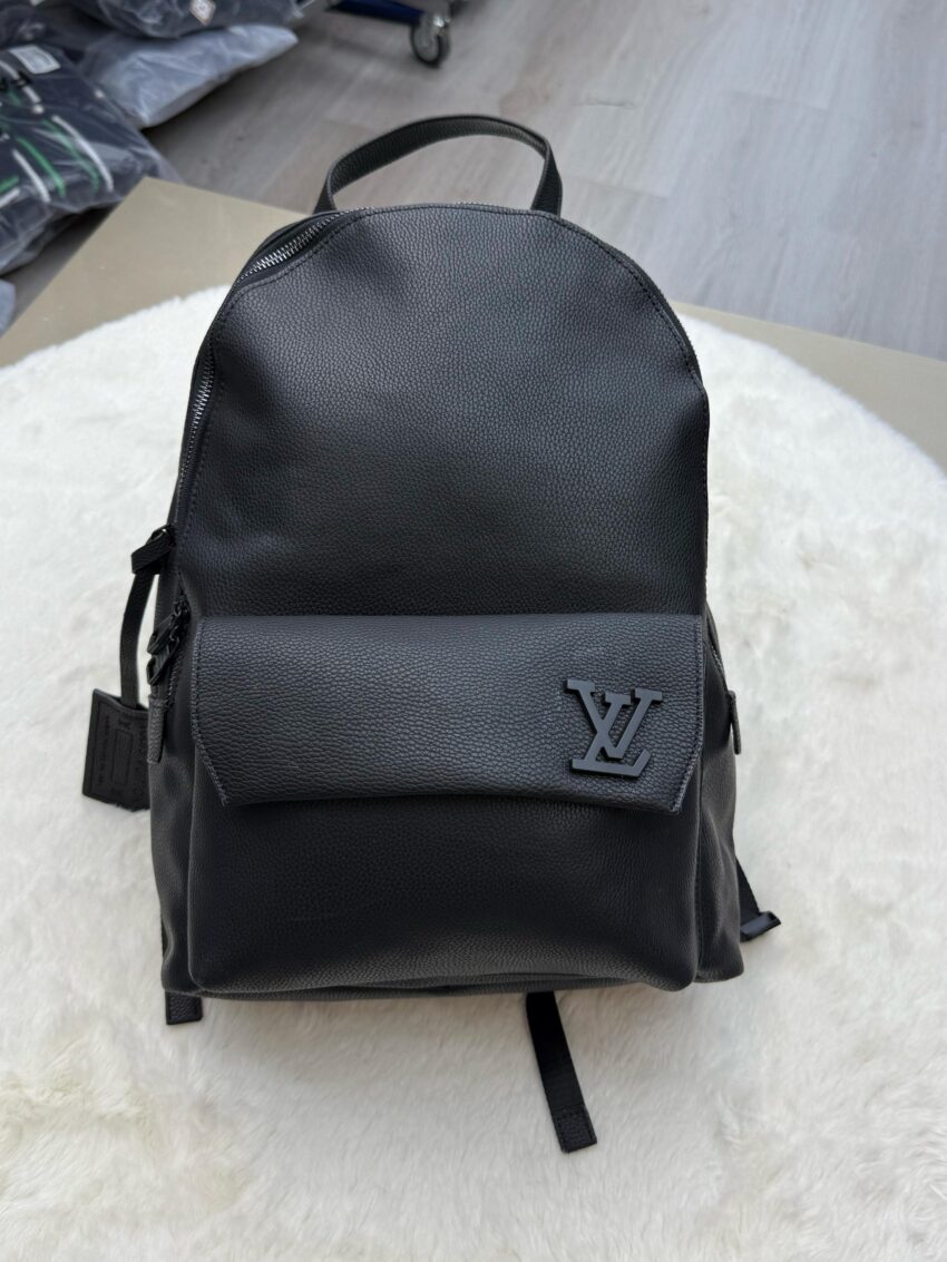 Louis Vuitton Rugtas Black