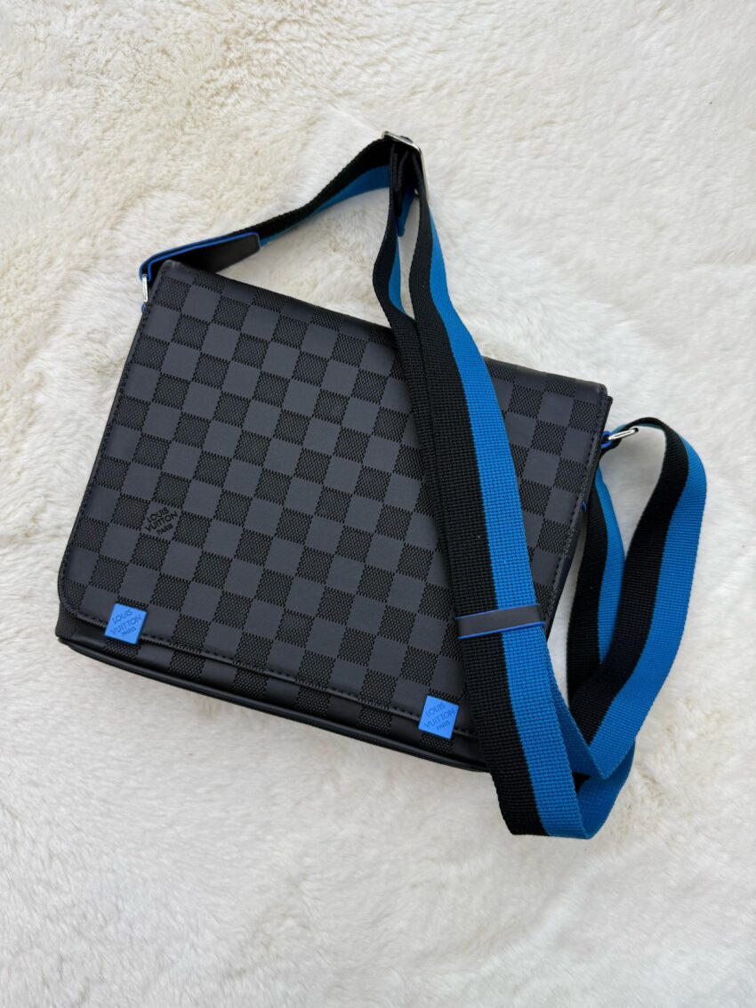 Louis Vuitton Messenger Bag Blauwe Band Black on Black