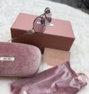 Miu Miu Logo Roze Zonnebril
