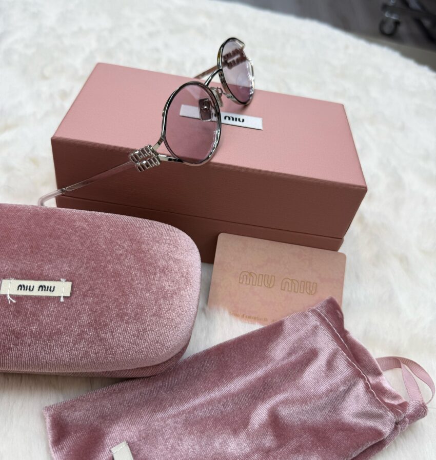 Miu Miu Logo Roze Zonnebril