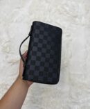Louis Vuitton Handtas Black on Black Blokjes
