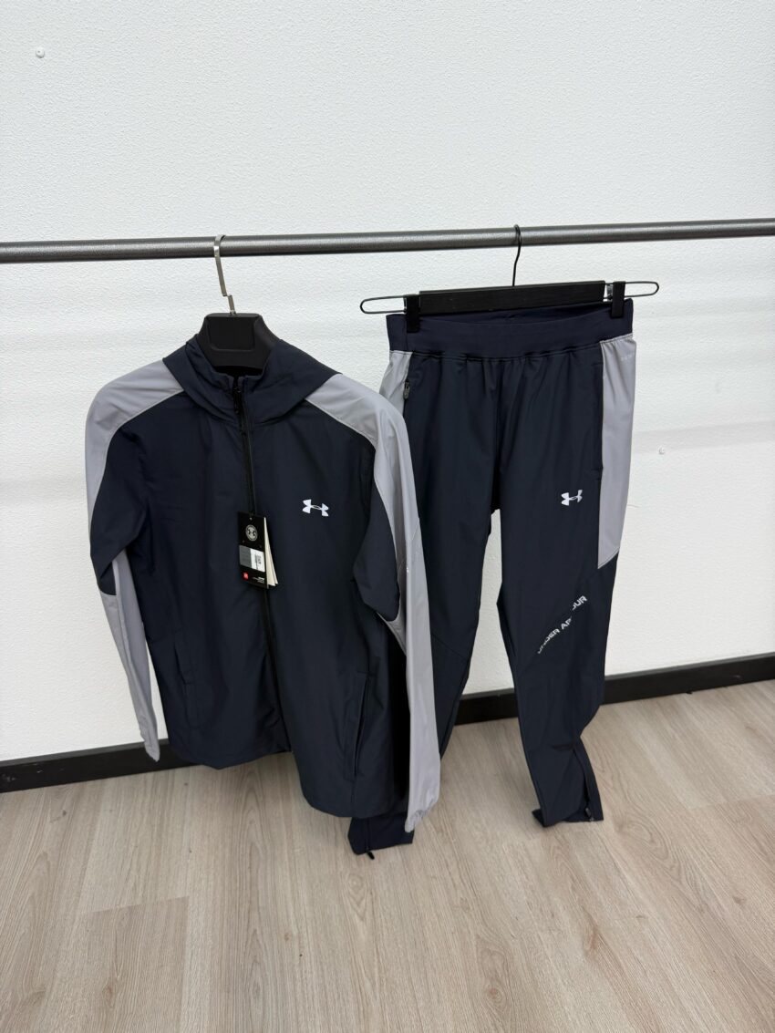 Under Armour Trainingspak Black Grey Sides