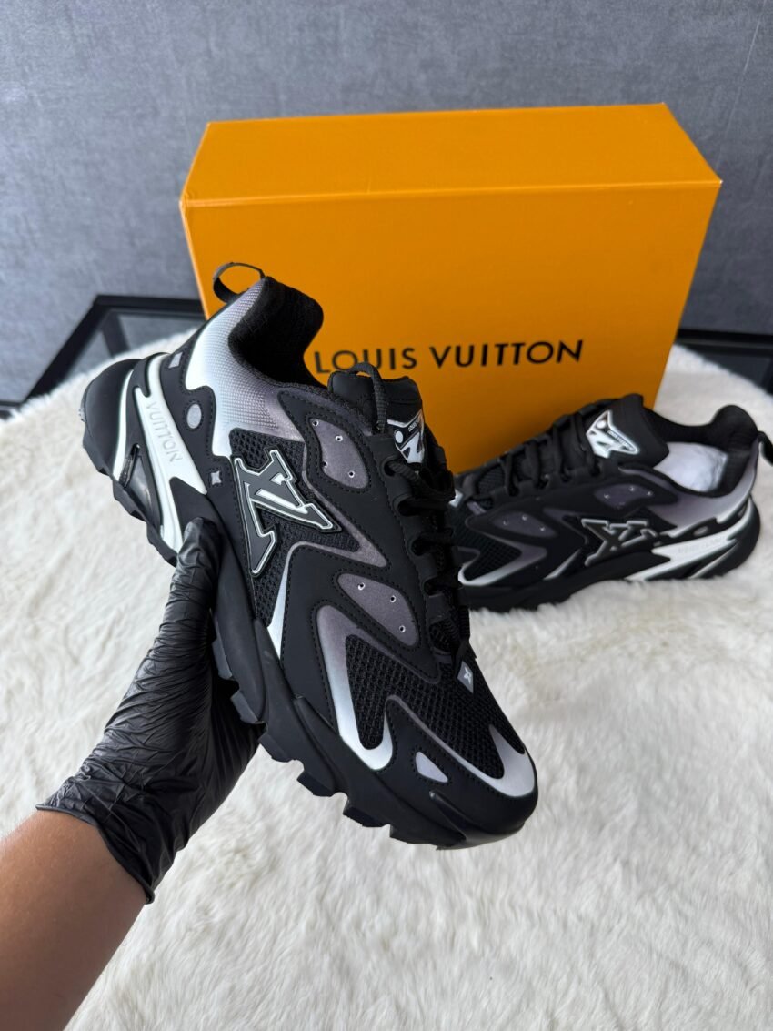 Louis Vuitton Tatic Black White