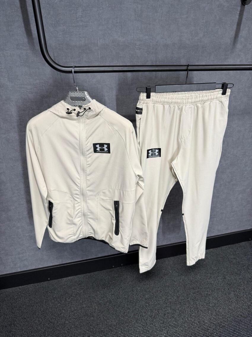Under Armour Beige Trainingspak