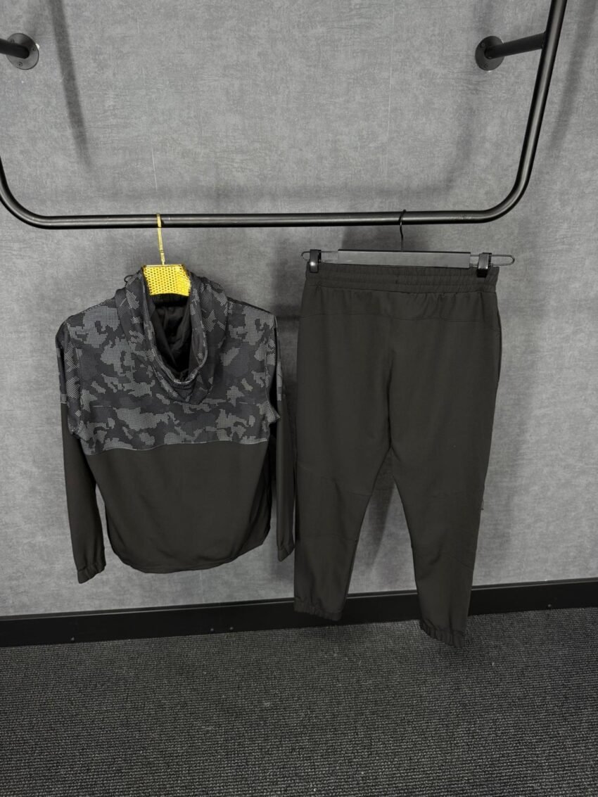 Under Armour Black Camo Trainingspak - Afbeelding 3