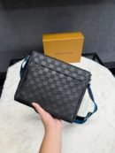 Louis Vuitton Trio Bag Black on Black Blue Blokjes