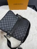 Louis Vuitton Trio Bag Black on Black Blokjes