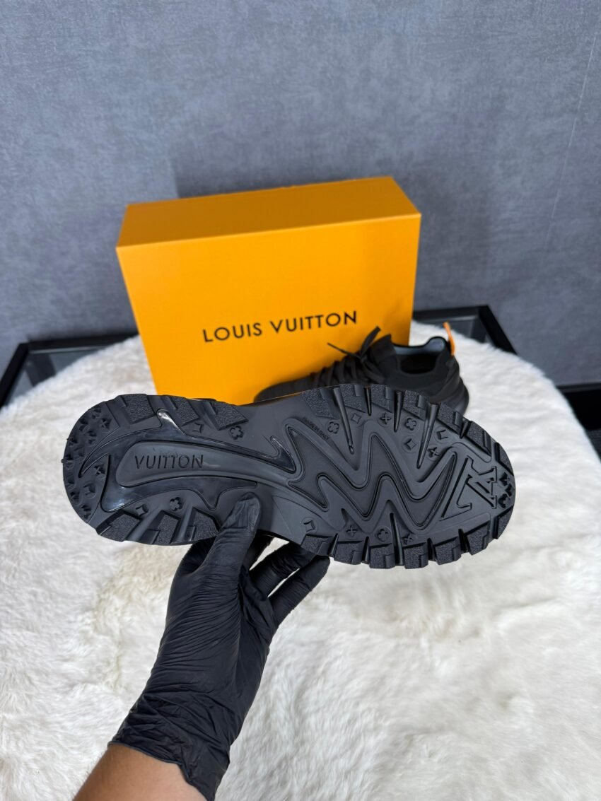 Louis Vuitton Tatic Black on Black Sneakers (NFC) #xadv - Afbeelding 4
