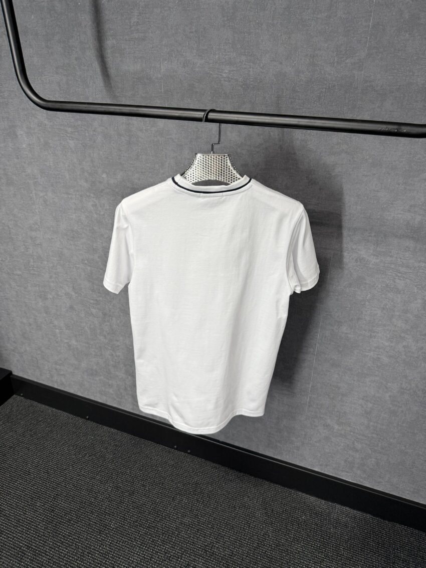Prada White T-Shirt Zwarte Randje Pocket Logo - Afbeelding 2