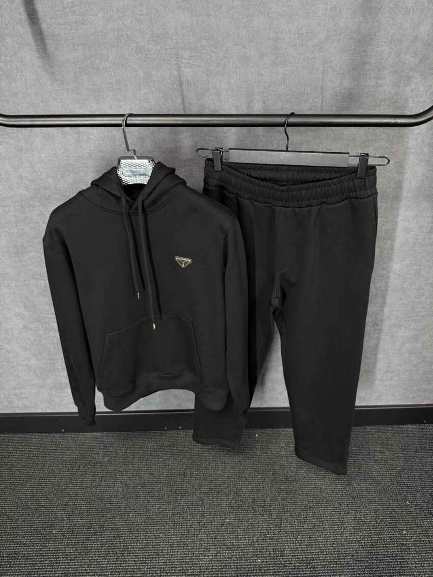 Prada Trainingspak Black High Quality