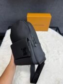 Louis Vuitton Slingbag Black