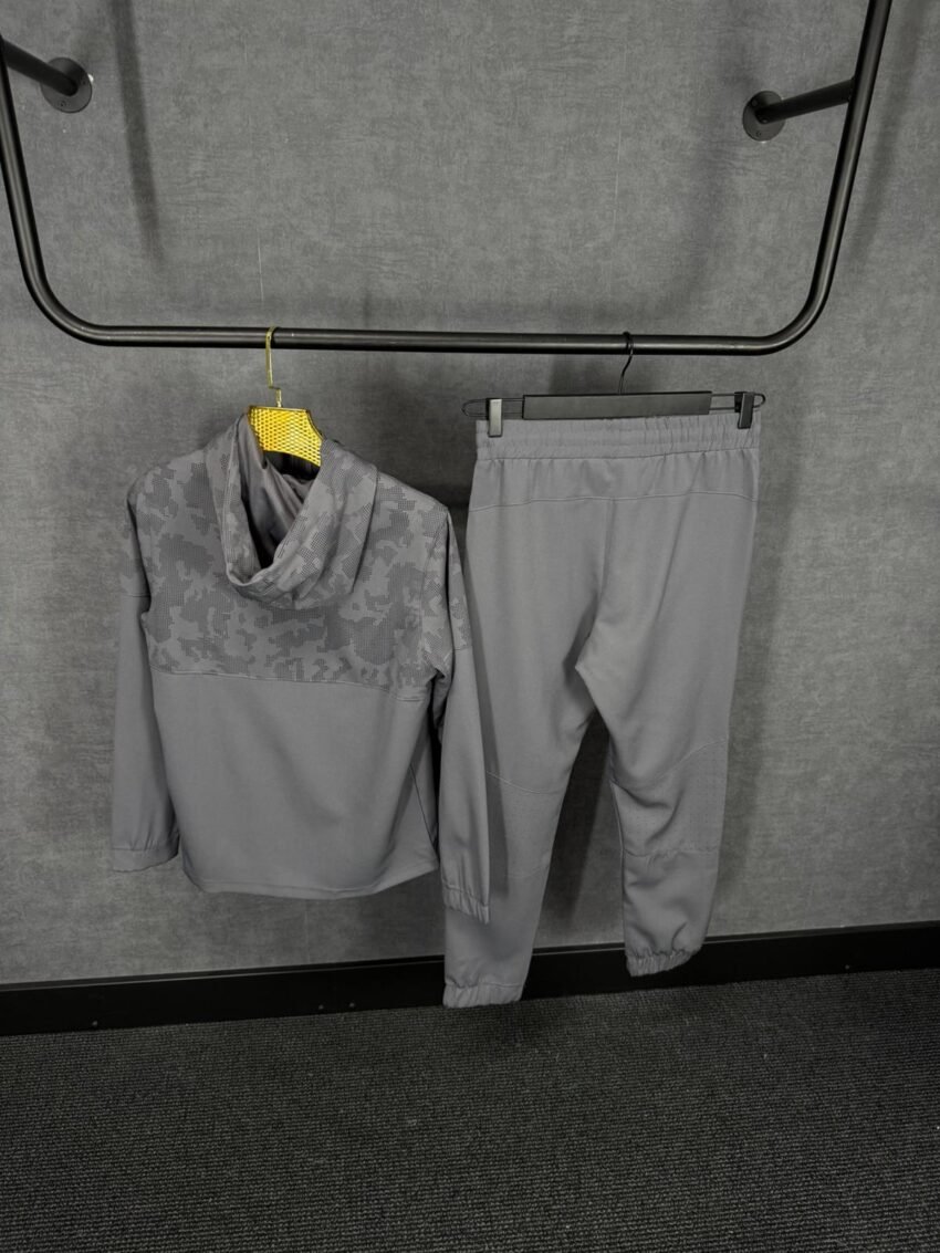 Under Armour Dark Grey Camo Trainingspak - Afbeelding 3